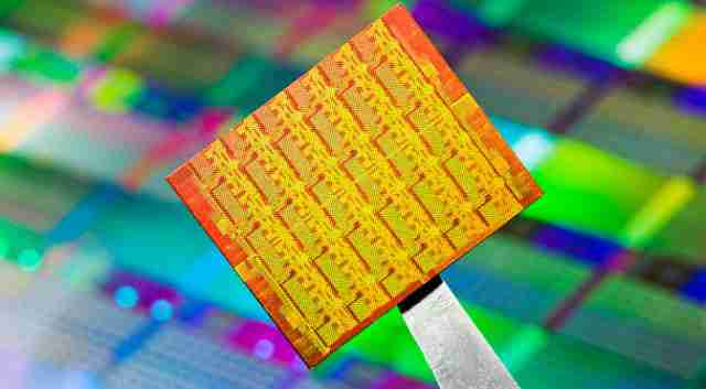 Crisi dei chip: lofferta latita e il prezzo dei semiconduttori sta per salire